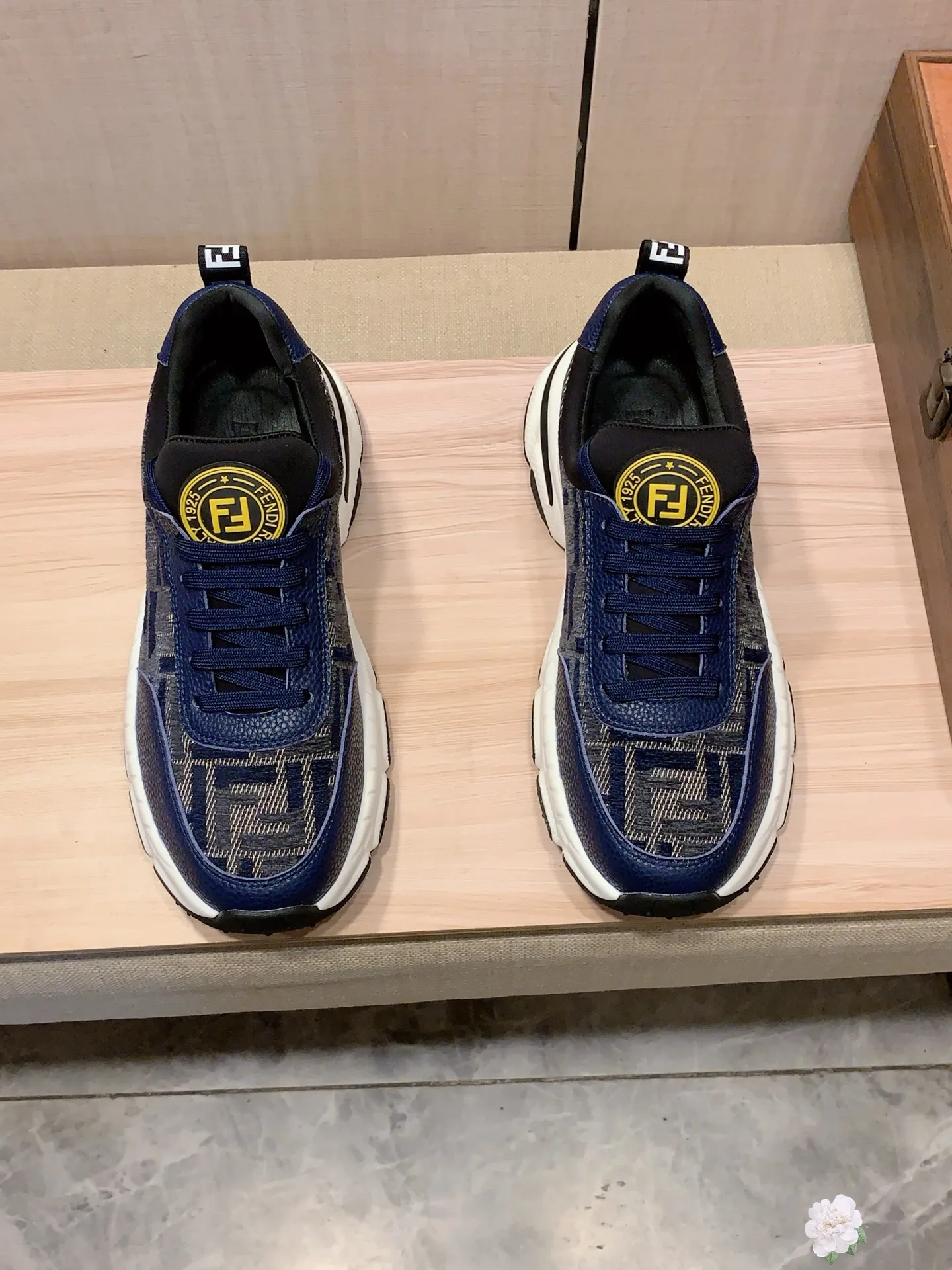 Men's men's shoes💰460💰💰🎩🎩[Lightning][Lightning] "FENDI*" The latest and most popular casual shoes, top brand [Seduce] luxury~purchase, top~quality. [Strong] The upper is made of imported breathable cowhide with material ➕ breathable sheepskin feet (•) and fine workmanship. The original stylish and stylish soft rubber wear-resistant and non-slip outsole is light and comfortable on the feet. The real thing looks better when photographed in person. 111: code: 38-44, 3️⃣ colors selected